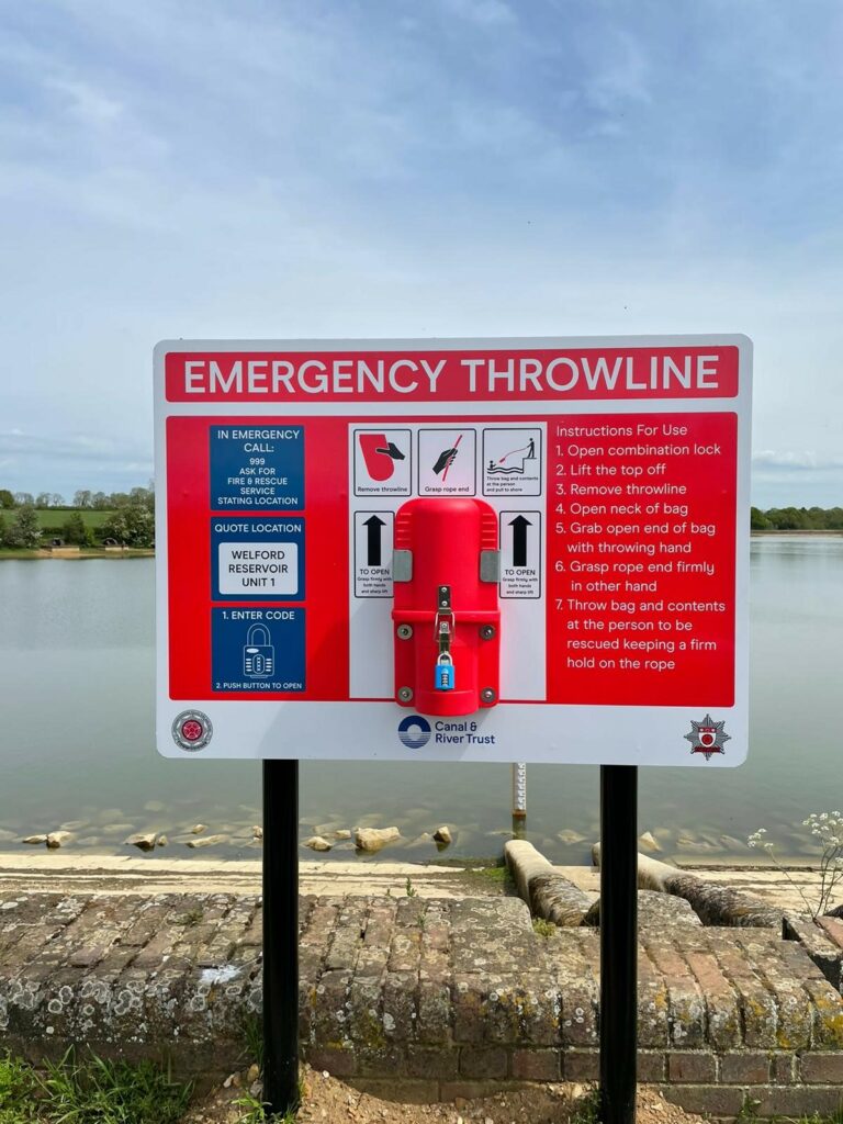 Throwline attached to emergency board at Welford Reservoir